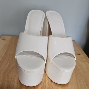 Liliana Cream Patent Platform Slide Sandals